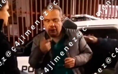 Funcionario detenido en Azcapotzalco tras chocar contra taxi presuntamente ebrio