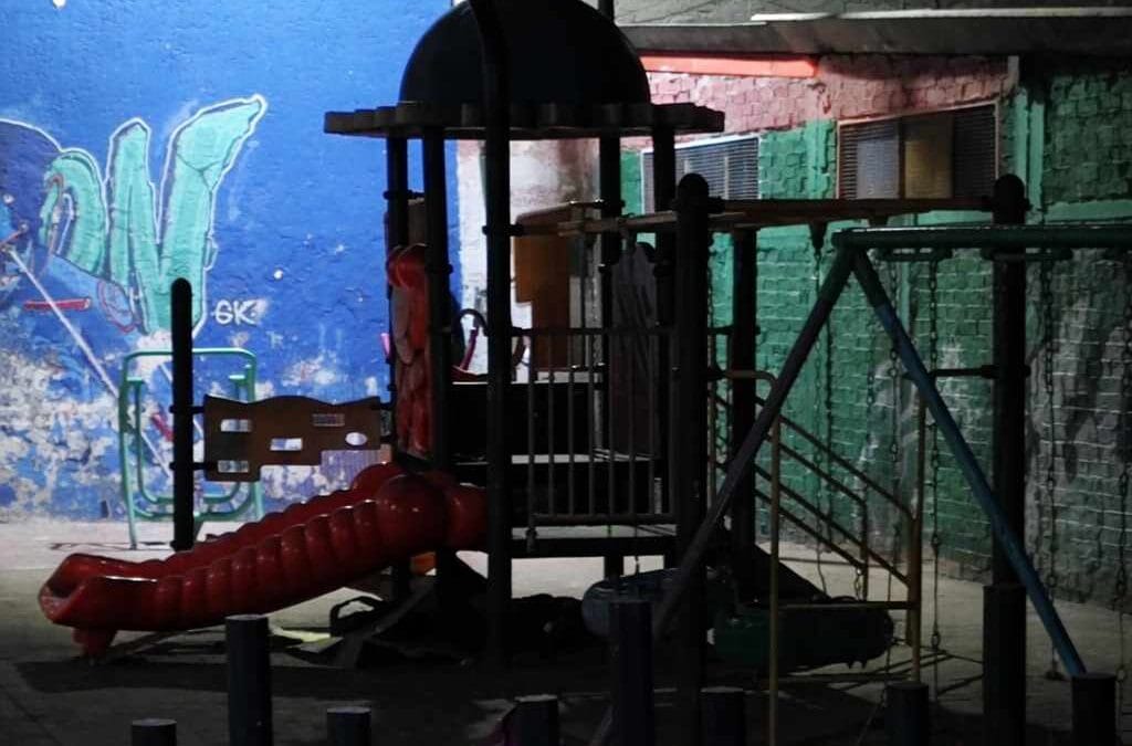 Hombre en situación de calle es hallado sin vida afuera del Metro Tezozómoc