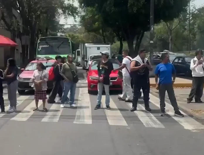 bloqueo en Aquiles Serdán y avenida del Rosario